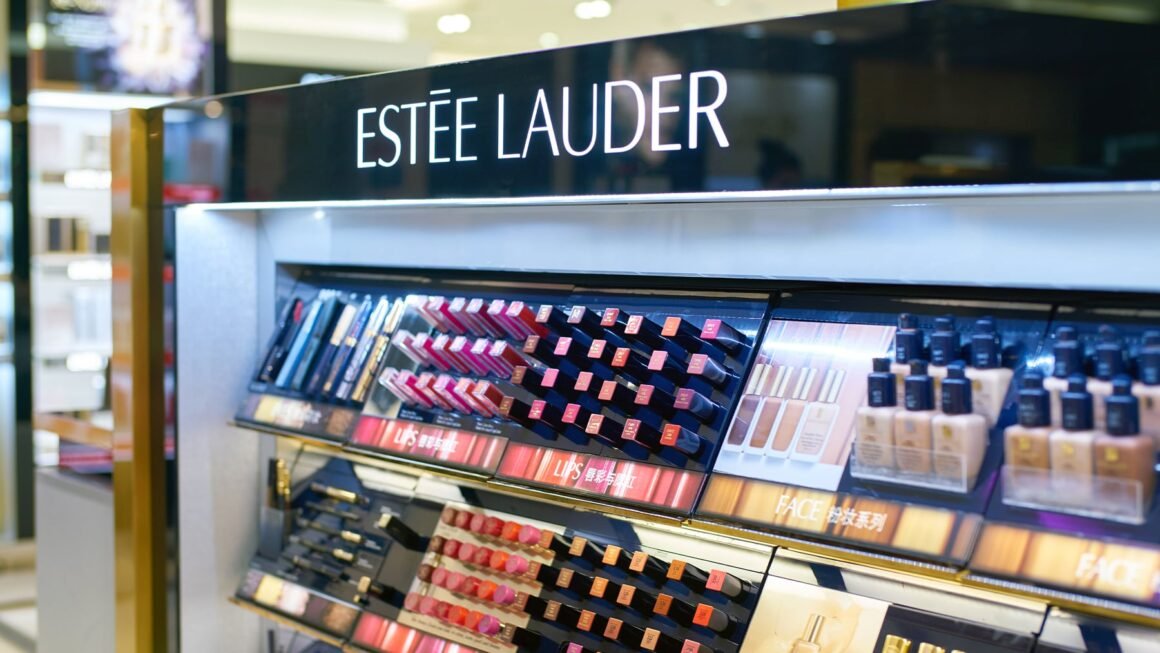 Estée Lauder Boosts Cost of Restructuring Moves to $1.75 Billion